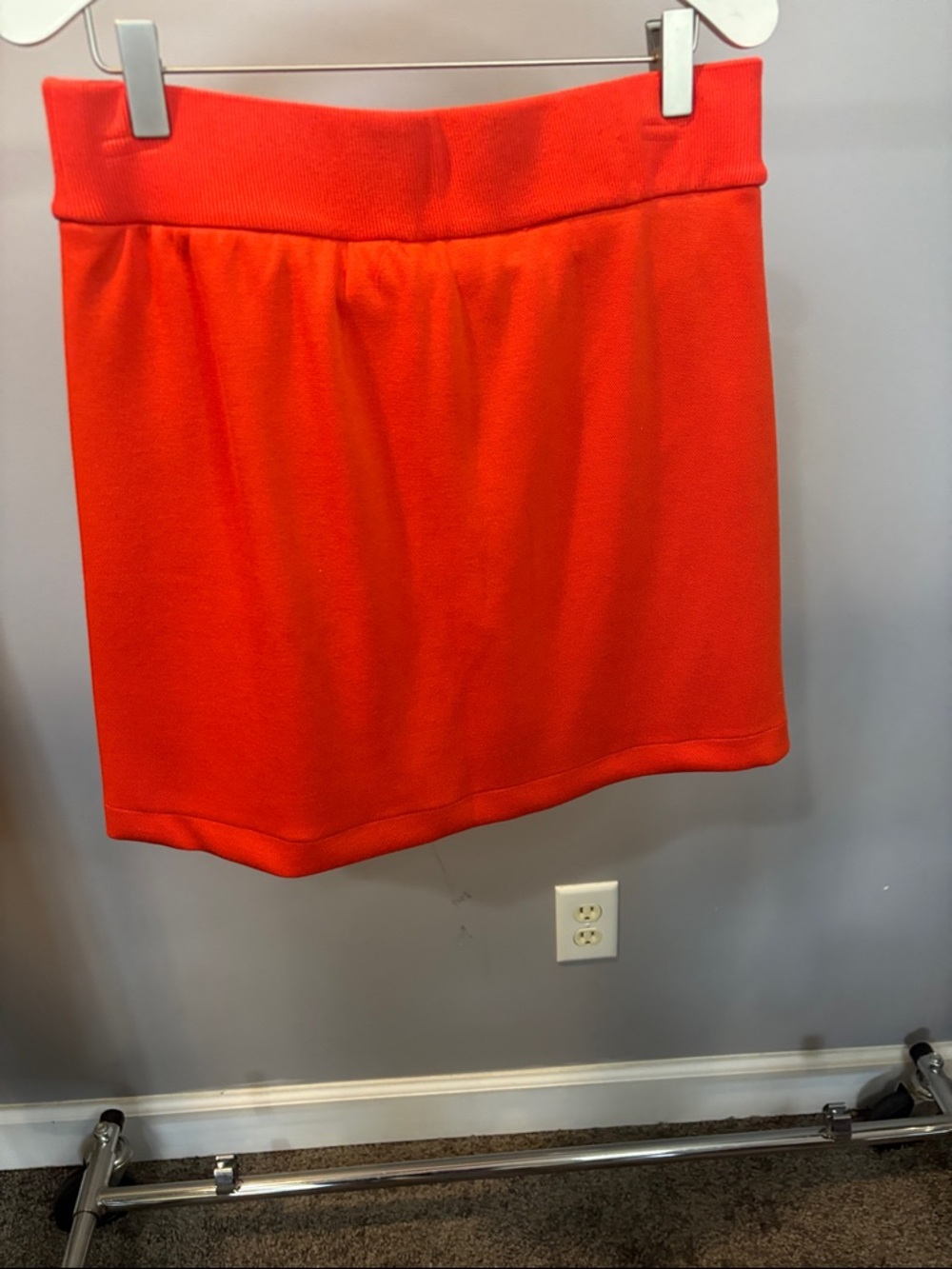 SPANX Coral Airpique Skort with White Piping - Picture 4 of 6